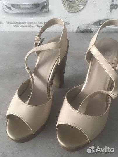 Босоножки женские 38 размер