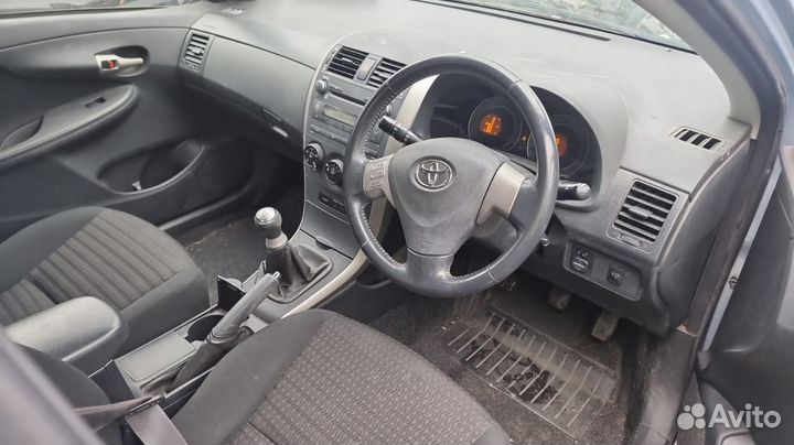 Фара левая toyota corolla E15 2008