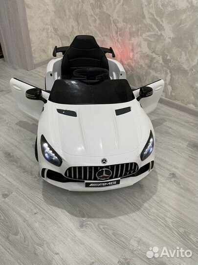 Детский электромобиль