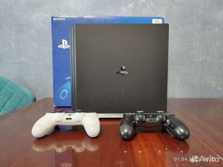 Sony playstation 4 PS4 pro 1tb 7008B