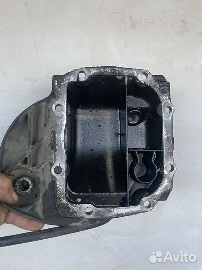 Задняя крышка редуктора BMW X5 E53