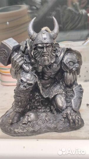 Большая интерьерная свеча Тор. Бог грома