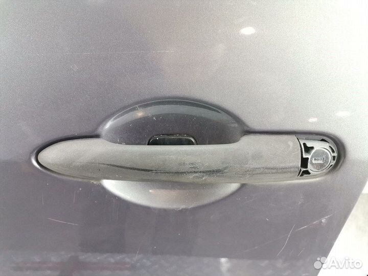 Дверь передняя для Renault Scenic 2 801015506R