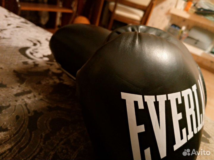 Боксерские перчатки everlast