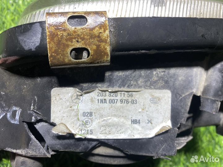 Противотуманная фара Mercedes W203