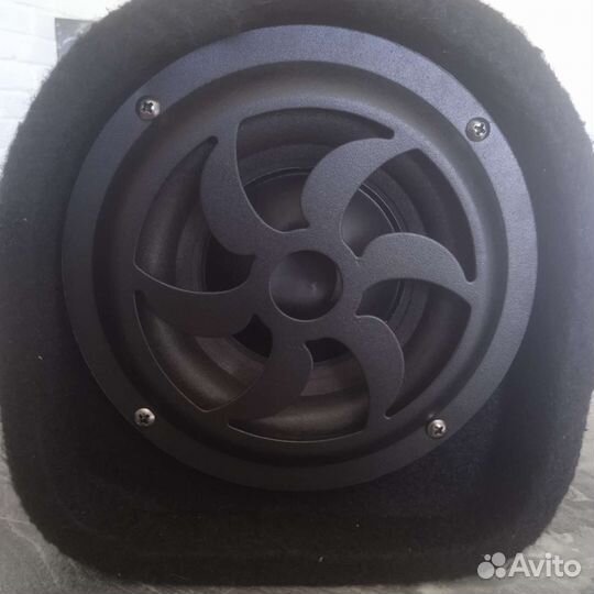 Активный сабвуфер