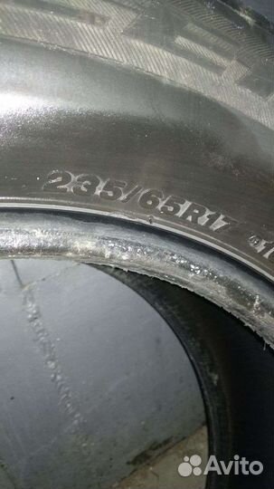 Bridgestone Dueler A/T 235/65 R17 104V