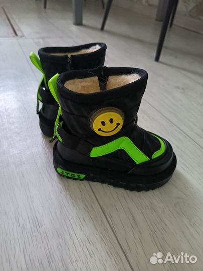 Продам зимние ботинки. 22 размер и 27