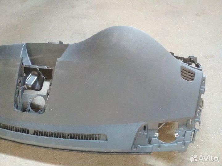 Панель передняя салона (торпедо) Toyota Sienna III