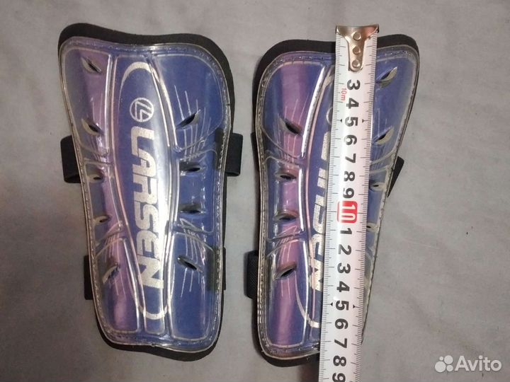 Футбольные щитки, гетры