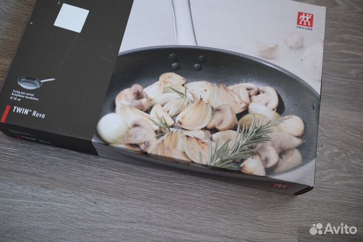 Сковорода Zwilling twin Nova 26см