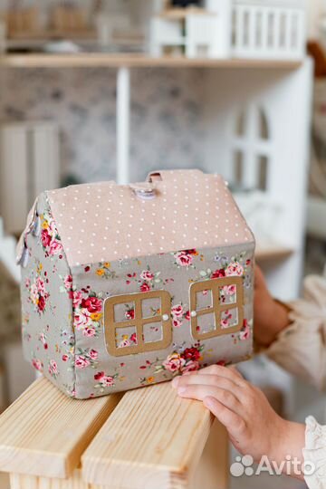 Домик для игрушек. Сумочка для девочки