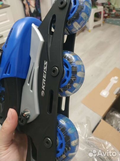 Ролики раздвижные новые и шлем