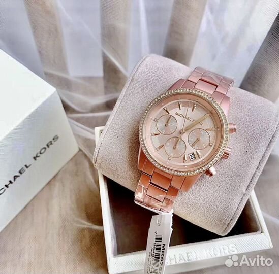 Привезли из Европы Michael kors 6753 с биркой