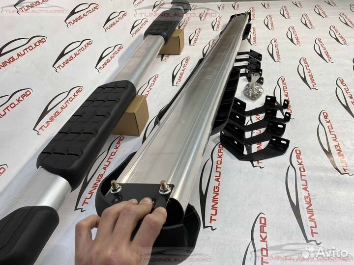 Подножки Toyota Tundra R7903