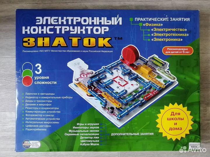 Электронный конструктор Знаток 999 схем