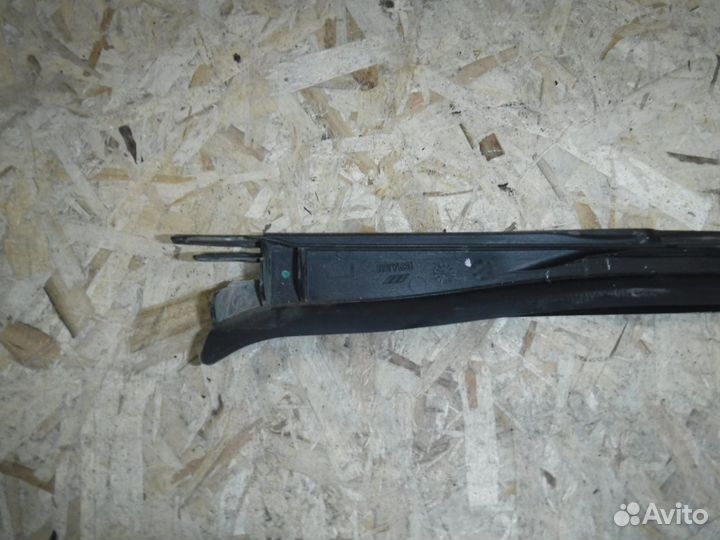 Накладка стекла левая BMW X5 G05 (2018+)