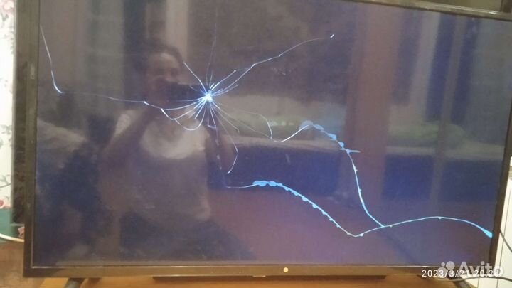 Телевизор smart tv, битый