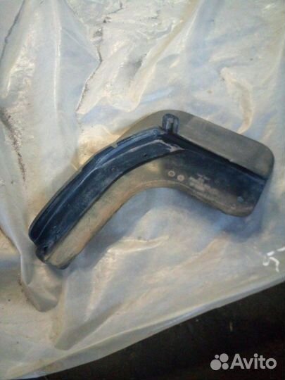 Брызговик правый Volkswagen Passat B-8 2014-2019