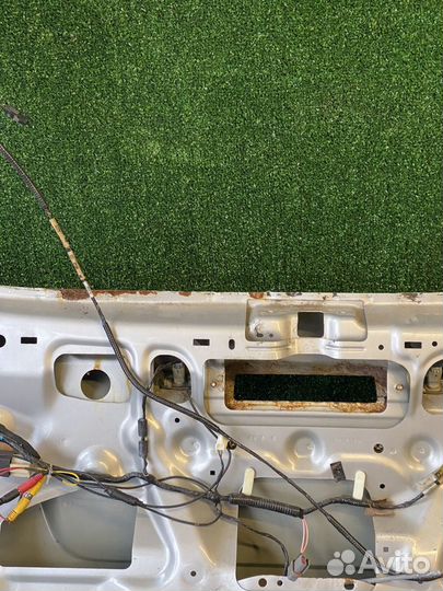 Дверь багажника Mazda Tribute