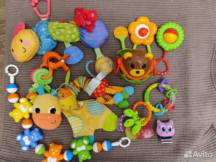 Игрушки для малышей пакетом