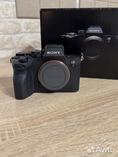 Камера Sony A7m4 body
