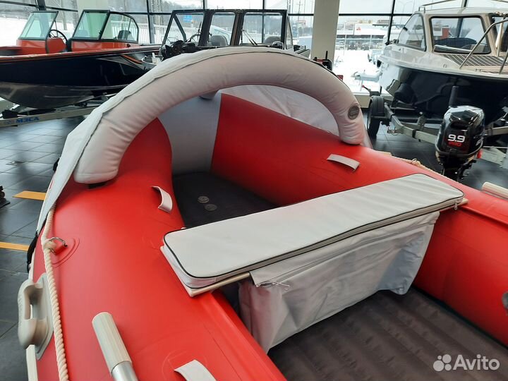 Надувная лодка Gladiator E 380 Pro