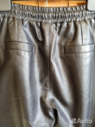 Брюки чёрные зауженные из экокожи 46 р-ра