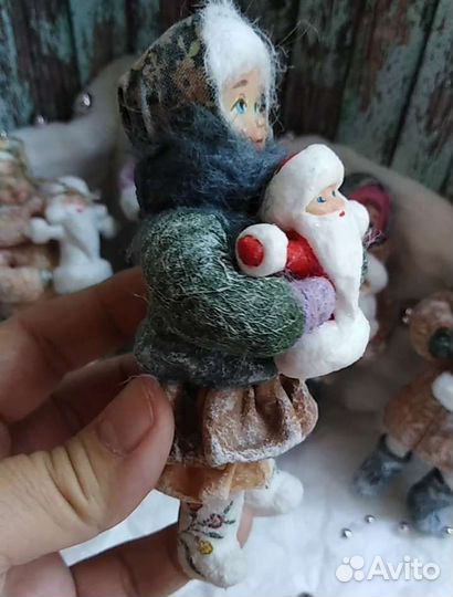 Ватные игрушки Девочка с Дедом Морозом