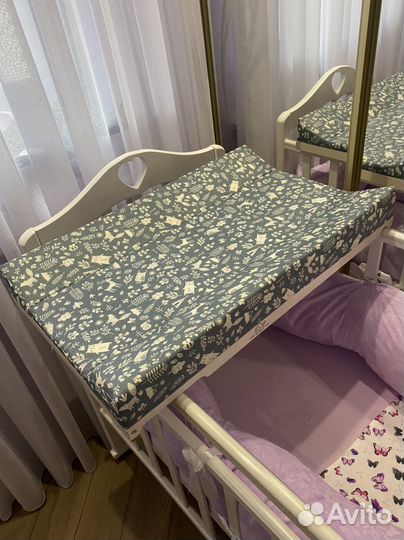 Пеленальная доска на кроватку