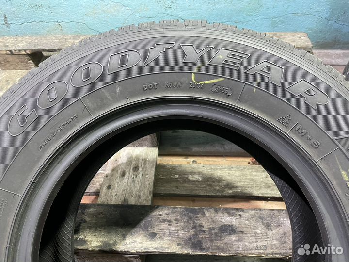 Goodyear UltraGrip 500 225/70 R16
