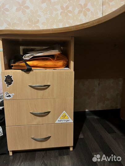 Компьютерный стол