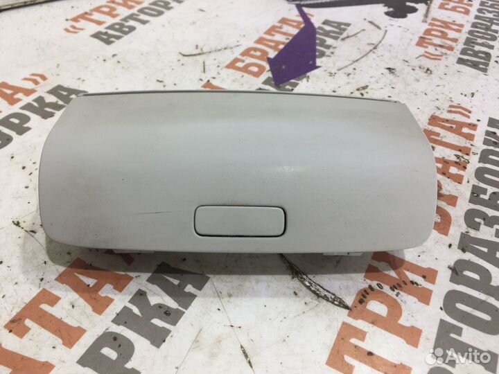 Фольксваген Пассат Очечница