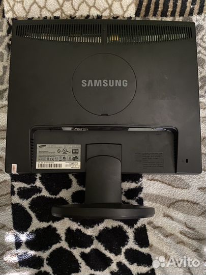 Монитор Samsung