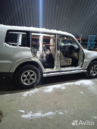 В разборе mitsubishi pajero 4 3 л