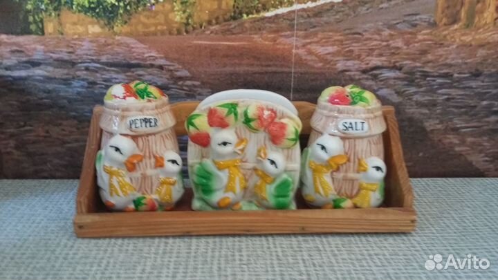 Солонки, стаканчик, держатель крышки