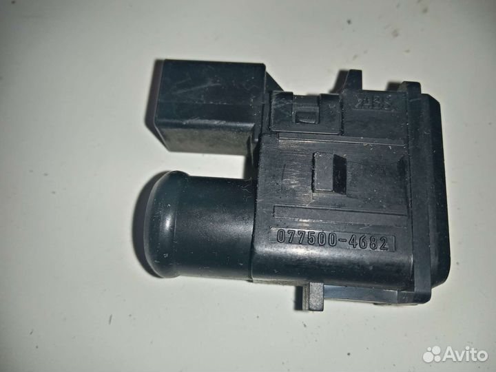 Датчик температуры воздуха в салоне Тойота Авенсис