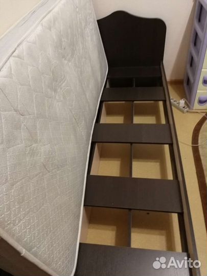 Кровать односпальная с матрасом бу
