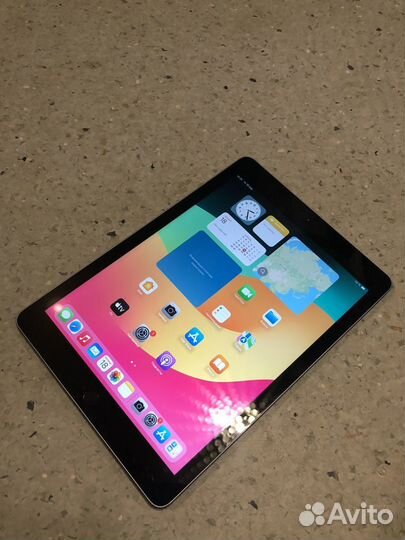 iPad 6, wi-fi, 32 GB