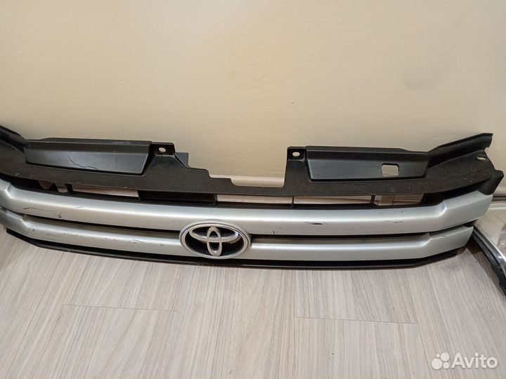 Решетка на Toyota товн айс noah