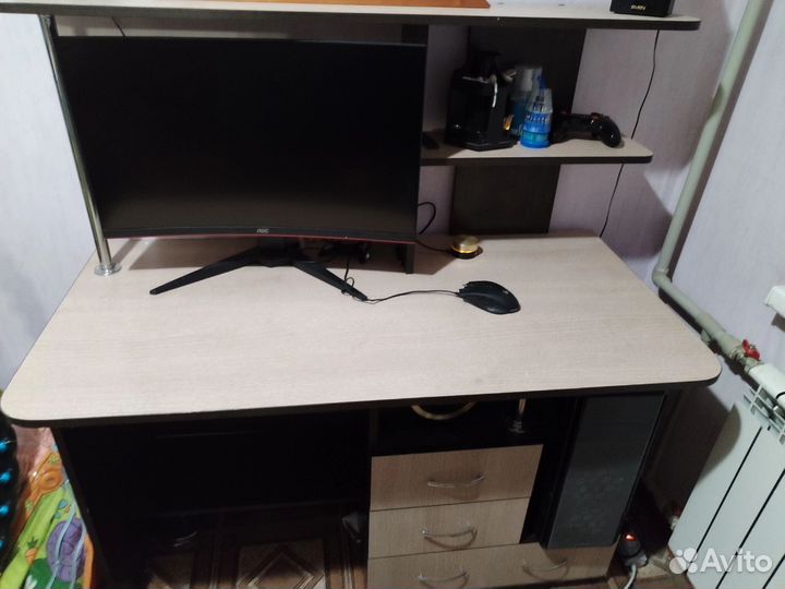 Компьютерный стол