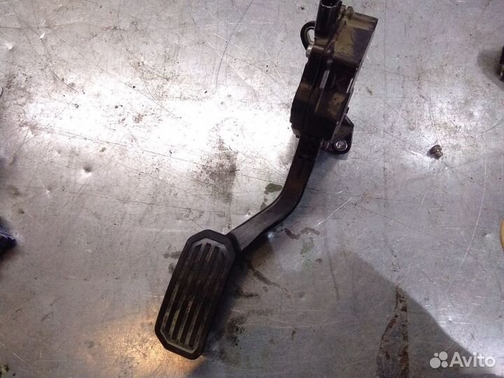 Педаль газа Lexus Rx350