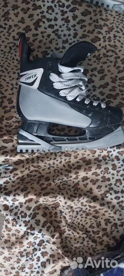 Коньки хоккейные 41 размер