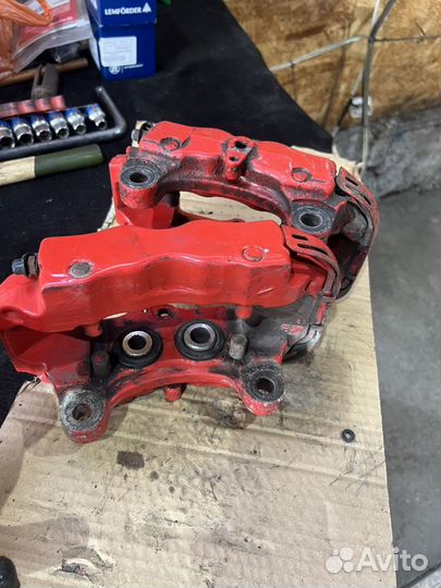 Суппорт тормозной задний Audi Q7