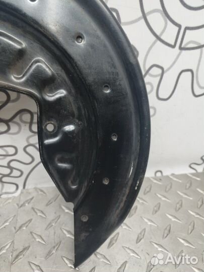 Пыльник тормозного диска задний левый Volkswagen