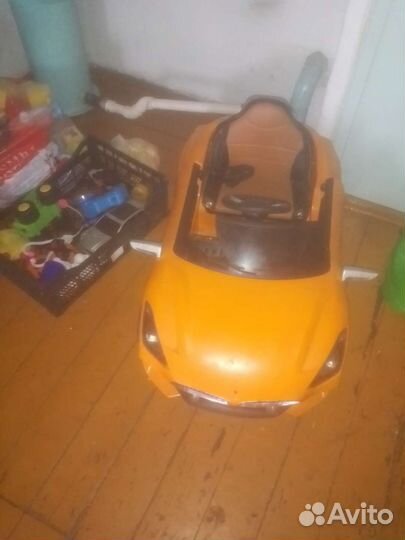 Детская машинка на аккумуляторе с пультом