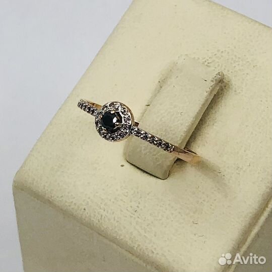 Золотое кольцо с сапфиром и бриллиантами