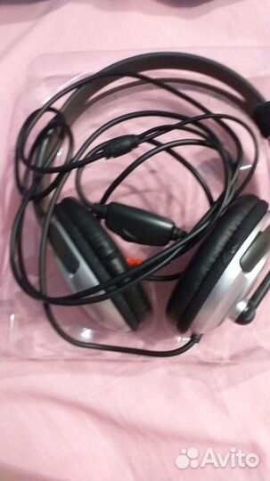 Наушники с микрофоном