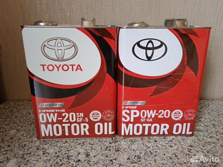 Toyota sp 0w 20. 0888010705 Toyota масло моторное. 0888083944 Toyota масло моторное масло. Toyota SN 5w-30. Тойота 5w30 4л железная.