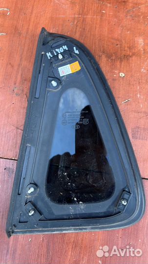 Стекло кузовное глухое левое Kia Soul (2009-2014)